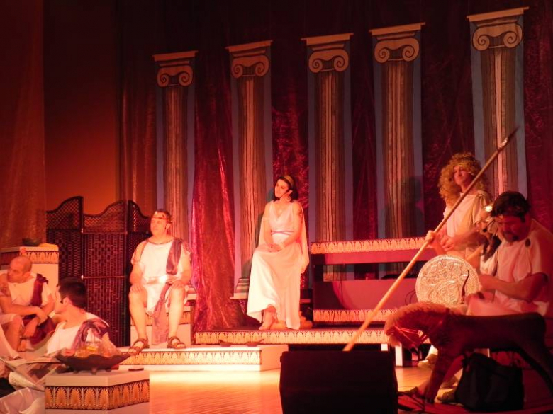 Bogowie na scenie średzkiej