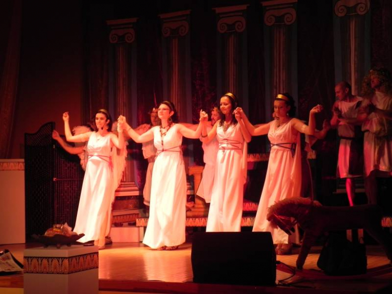 Bogowie na scenie średzkiej