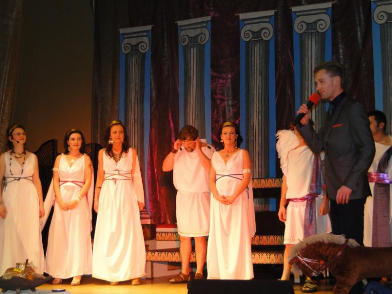 Bogowie na scenie średzkiej