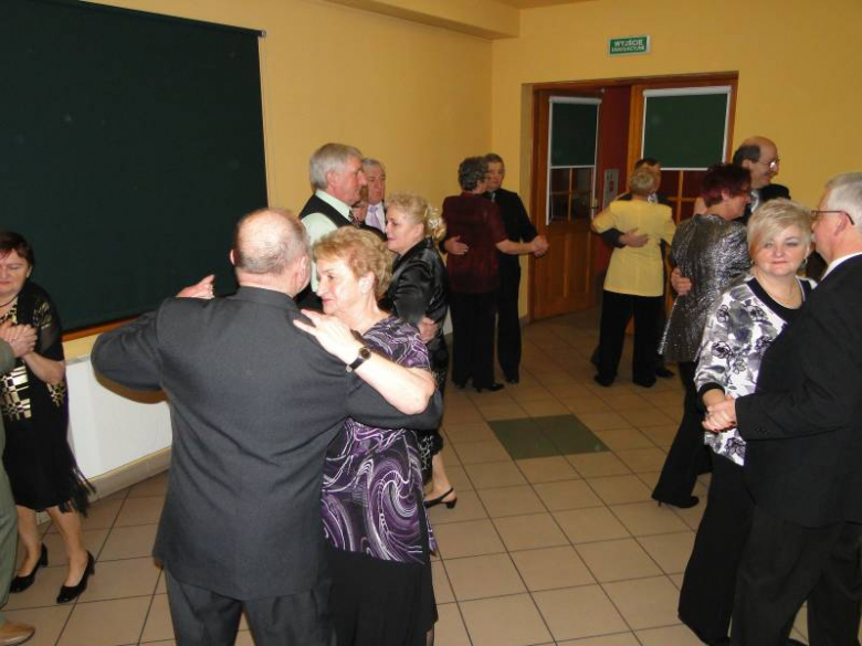 Karnawałowy bal emerytów w Środzie Śląskiej