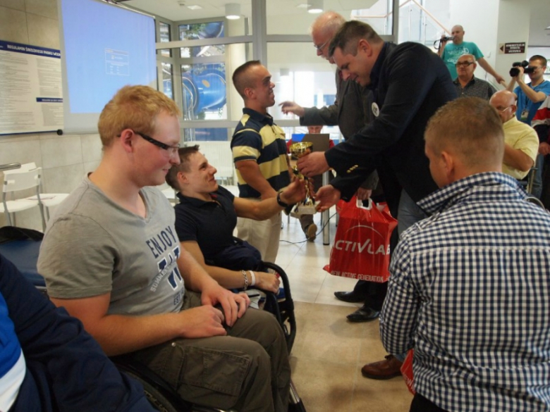 Niepełnosprawni podnosili ciężary