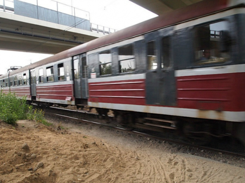 Walka z osobami przechodzącymi nielegalnie przez tory