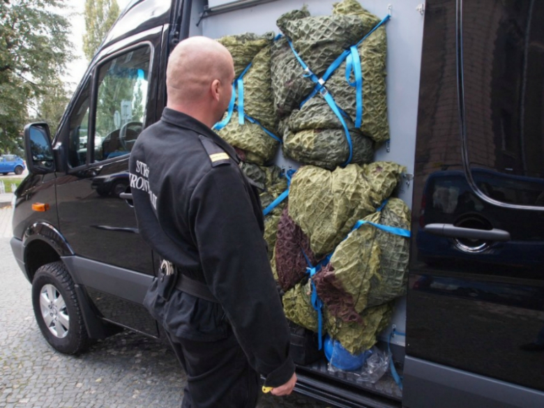 Walka z osobami przechodzącymi nielegalnie przez tory