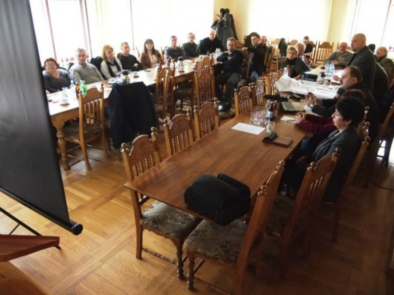 Radni dyskutowali o budowie hali sportowej