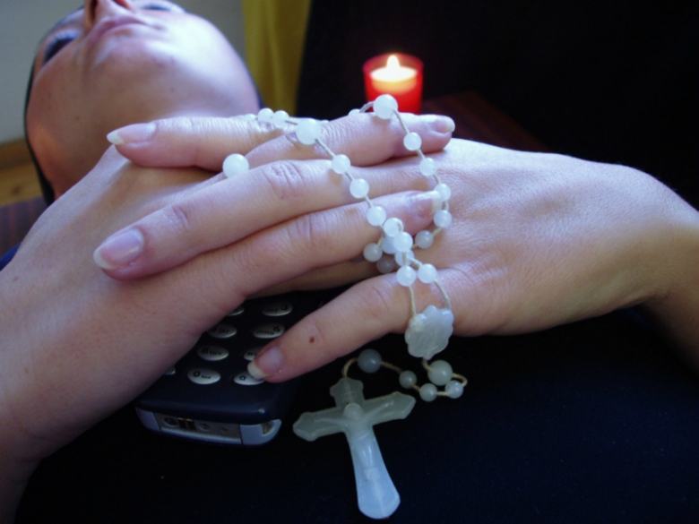 Przy zwłokach nie może być żadnych przedmiotów