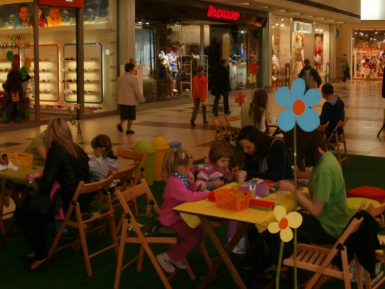 Wymień stare gazety na sadzonki, a lodówkę na żarówkę