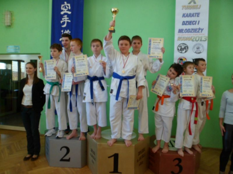 Karatecy ze Środy Śląskiej wywalczyli sześć złotych medali