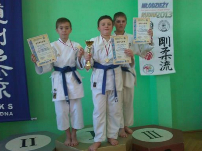 Karatecy ze Środy Śląskiej wywalczyli sześć złotych medali
