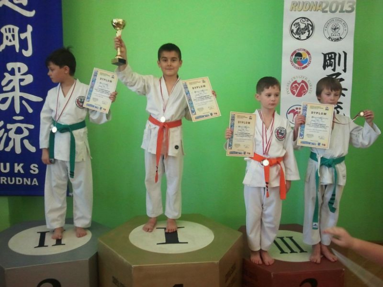 Karatecy ze Środy Śląskiej wywalczyli sześć złotych medali