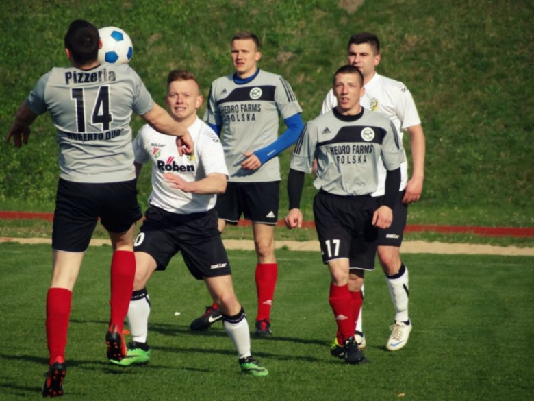 Średzianie tylko zremisowali 1:1 z Orłem Sadków, choć do przerwy prowadzili 1:0 po golu Marcina Kula