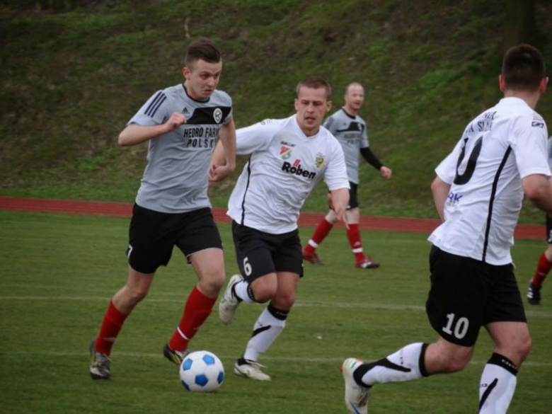 Średzianie tylko zremisowali 1:1 z Orłem Sadków, choć do przerwy prowadzili 1:0 po golu Marcina Kula