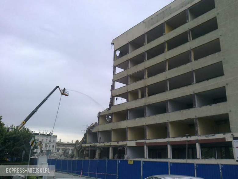 Wyburzają biurowiec Cuprum we Wrocławiu