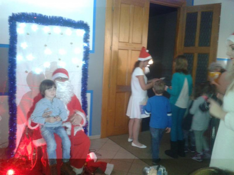 W średzkim Kinie Cyfrowym każde dziecko mogło sobie zrobić zdjęcie z Mikołajem:)