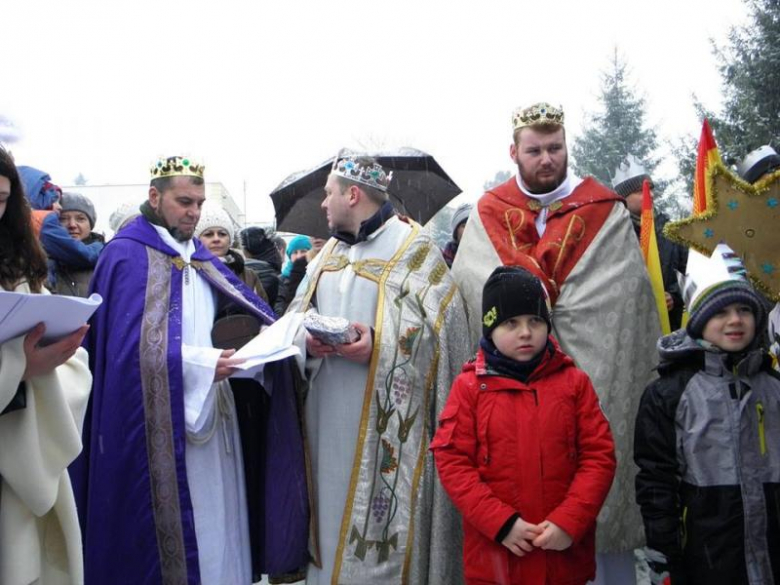 Mieszkańcy Miękini chętnie uczestniczyli w pochodzie