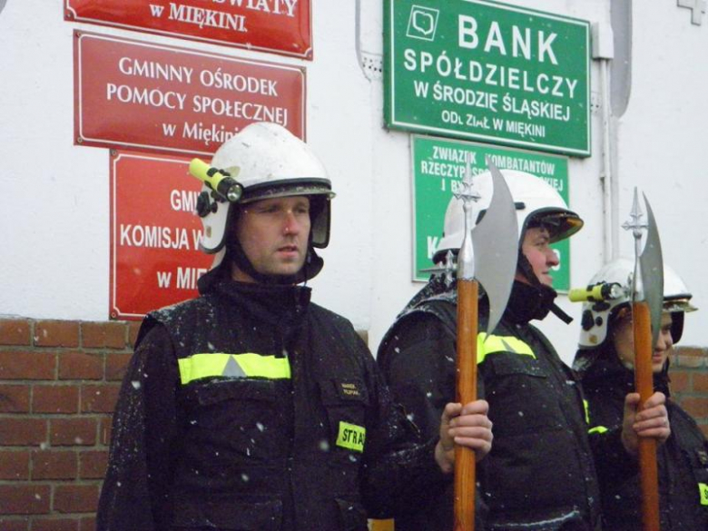 Mieszkańcy Miękini chętnie uczestniczyli w pochodzie