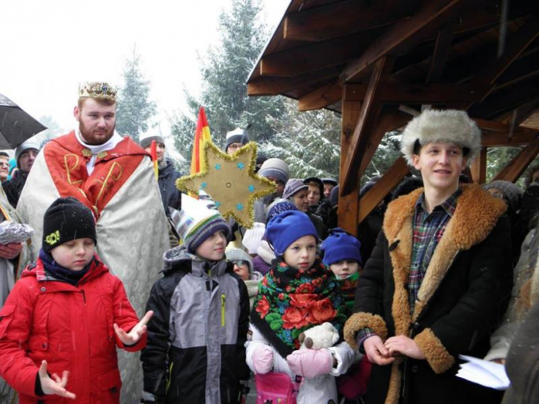 Mieszkańcy Miękini chętnie uczestniczyli w pochodzie