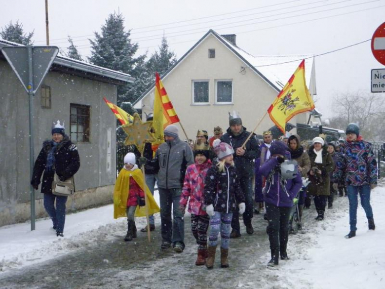 Mieszkańcy Miękini chętnie uczestniczyli w pochodzie