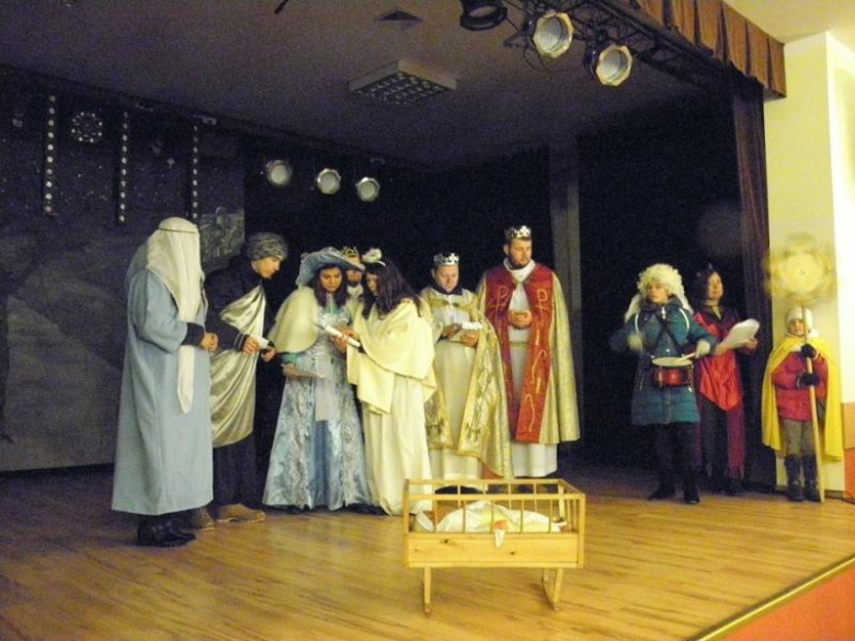 Mieszkańcy Miękini chętnie uczestniczyli w pochodzie