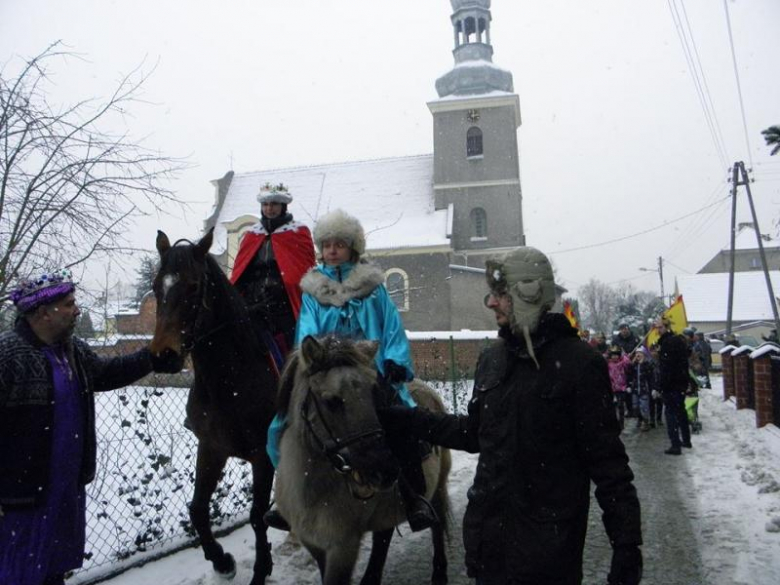 Mieszkańcy Miękini chętnie uczestniczyli w pochodzie