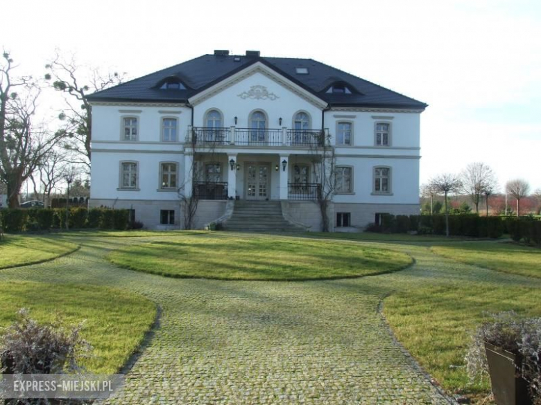 Widok pałacu od strony wschodniej 