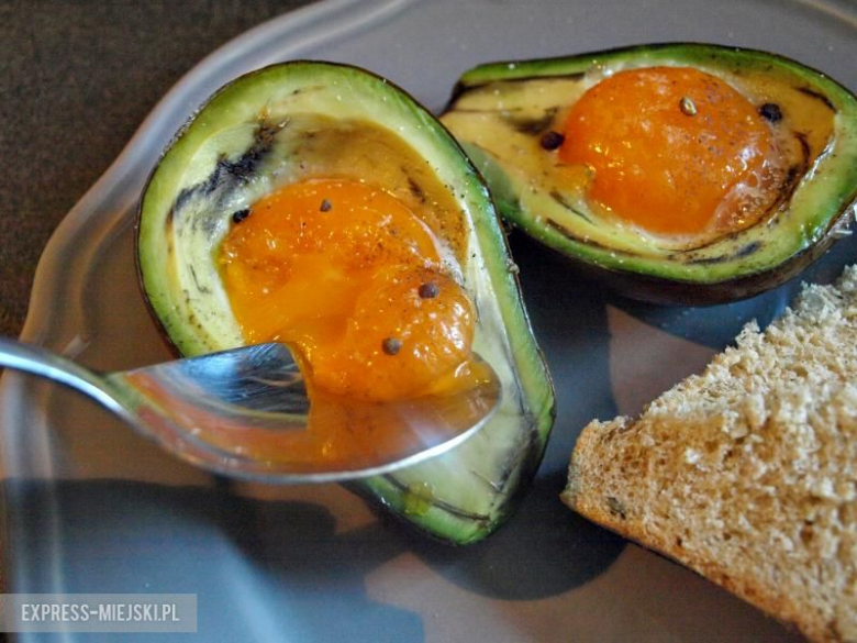 Przepis na pieczone awokado