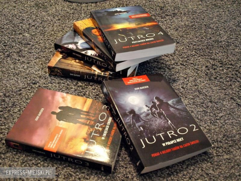 Popołudnie z książką - "Jutro"