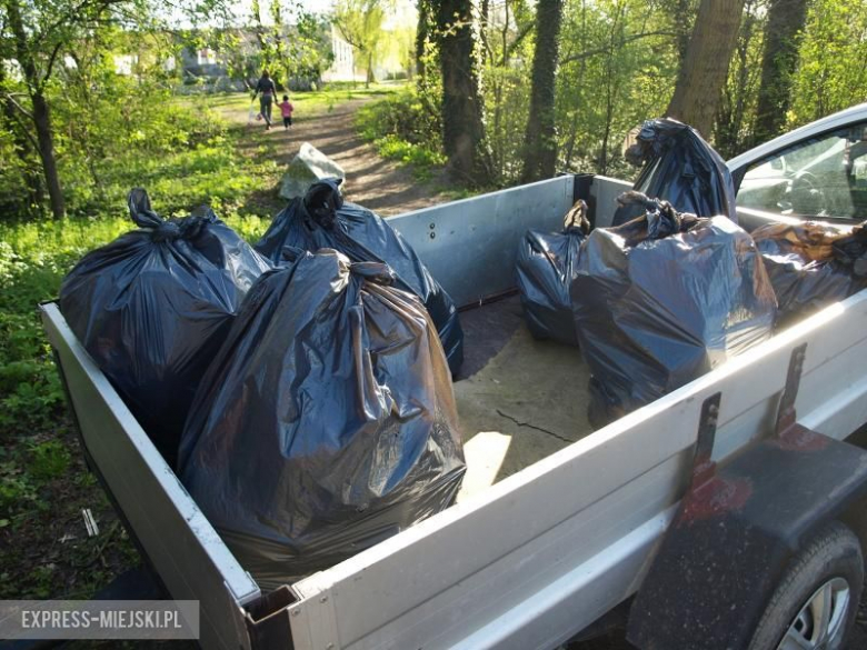 Uczestnicy sprzątania Wilczkowa