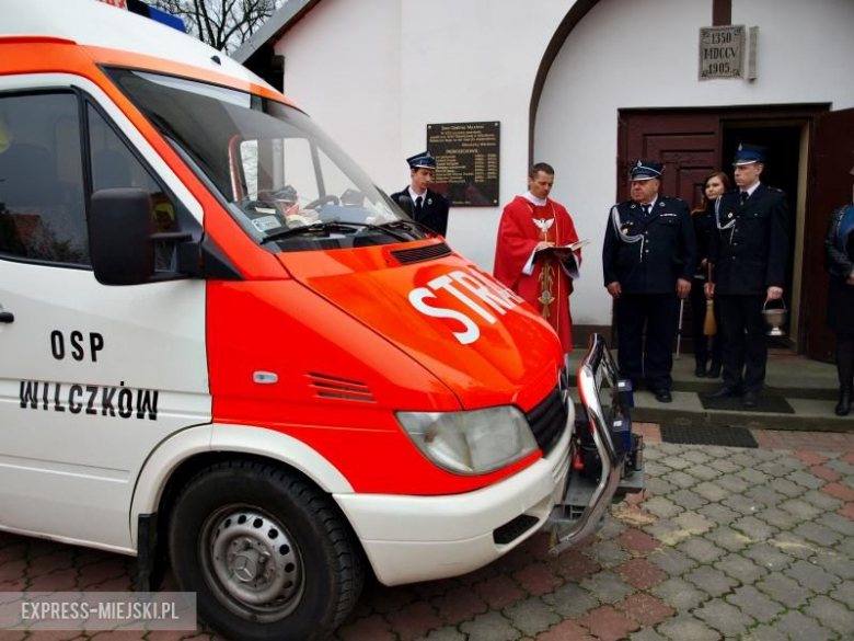 Poświęcenie nowego wozu strażackiego