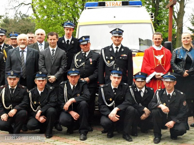 Poświęcenie nowego wozu strażackiego