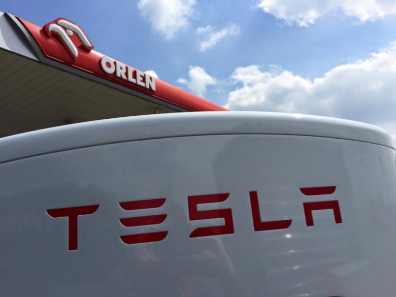 Tesla w Kostomłotach