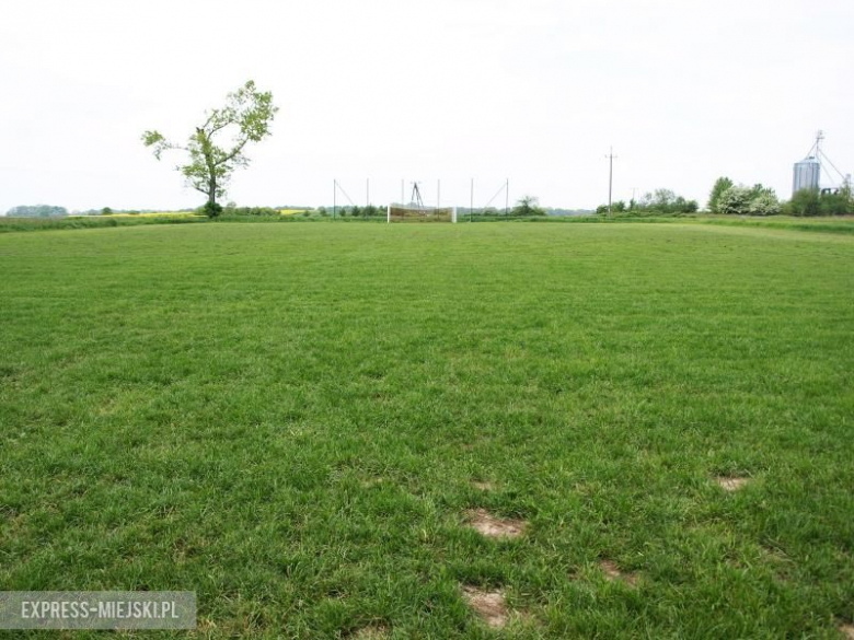 Nowe boisko w Ujeździe Górnym