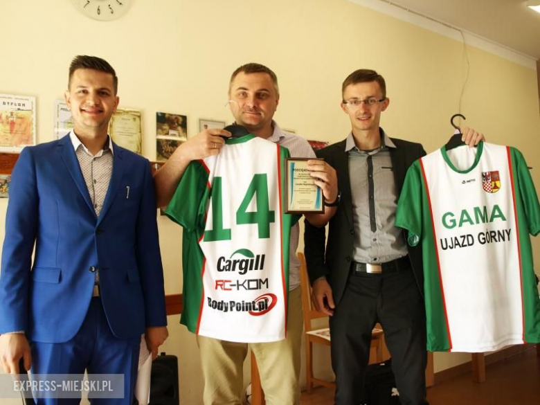 Nowe boisko w Ujeździe Górnym