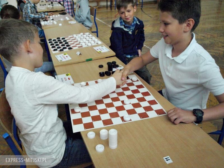 Turniej warcabowy w Rakoszycach