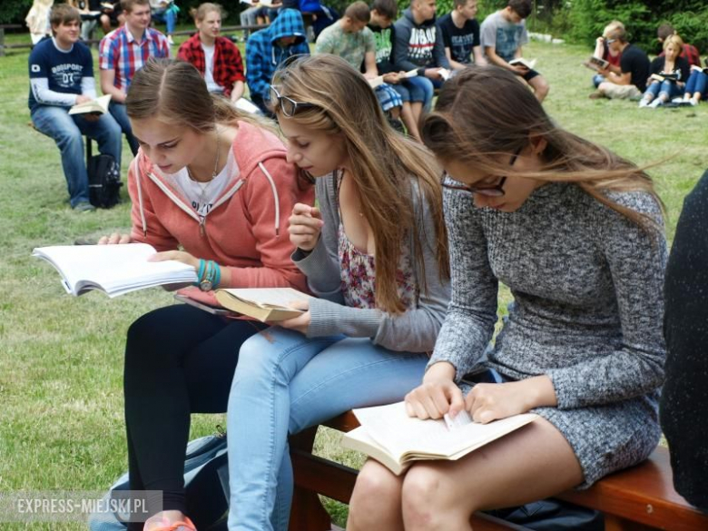 Czytanie książek w LO