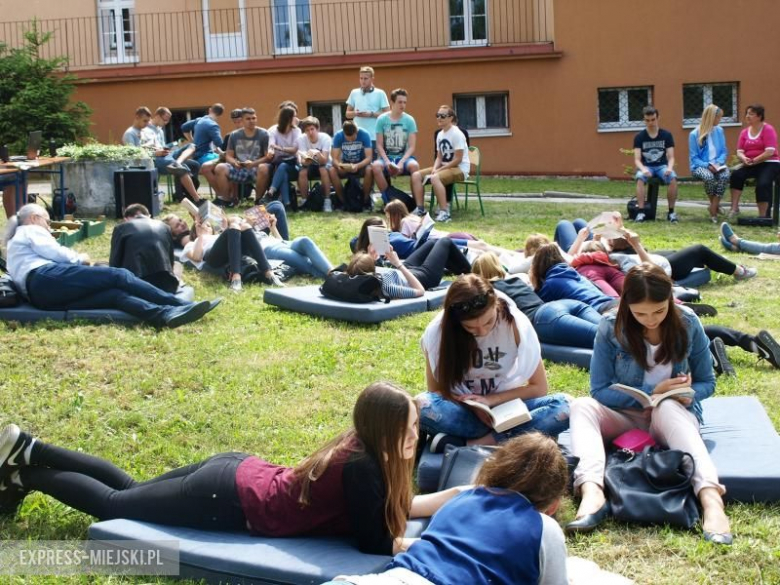 Czytanie książek w LO