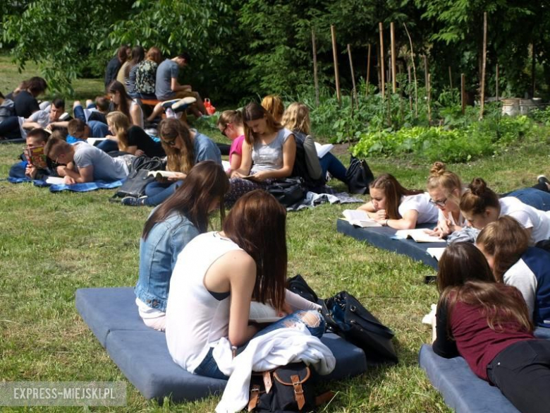 Czytanie książek w LO