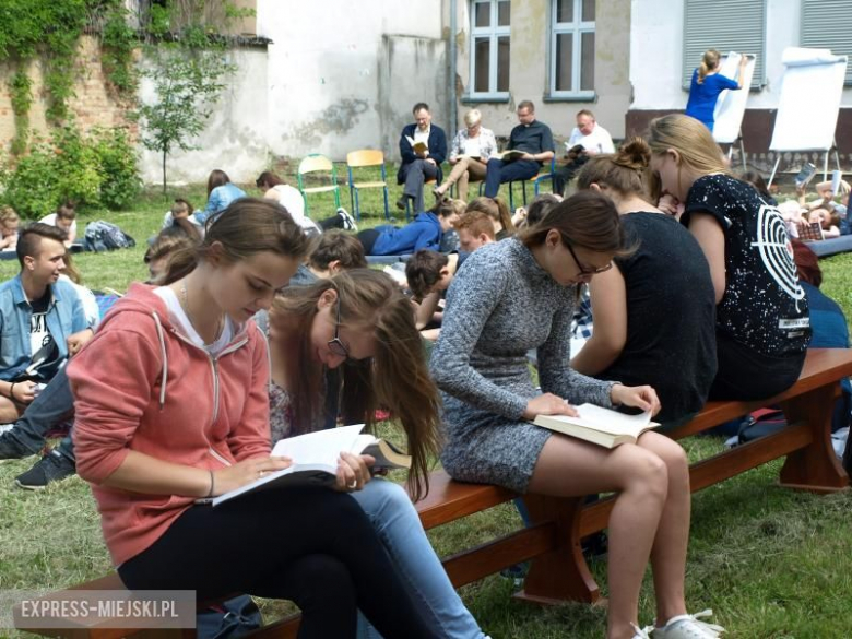 Czytanie książek w LO