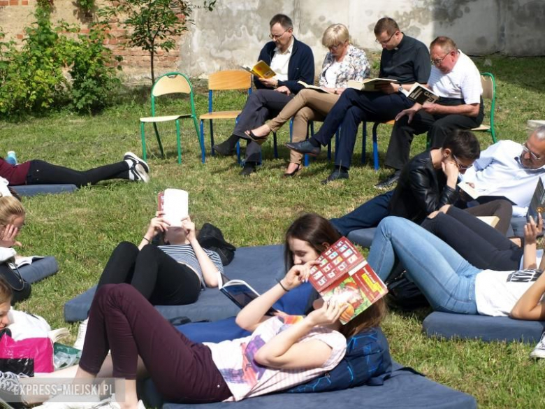 Czytanie książek w LO