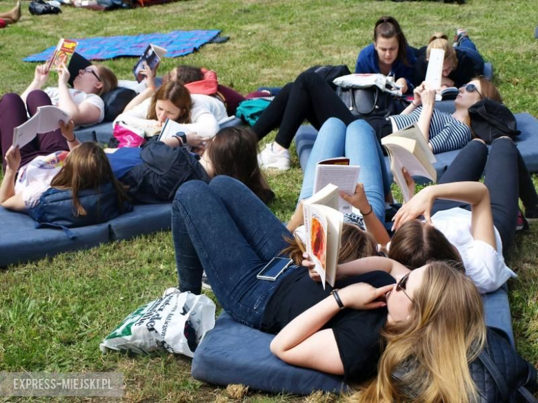 Czytanie książek w LO