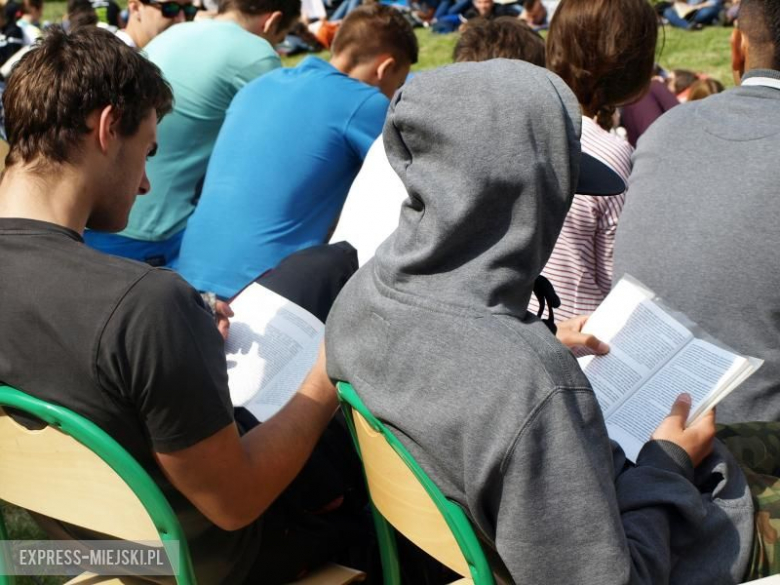 Czytanie książek w LO