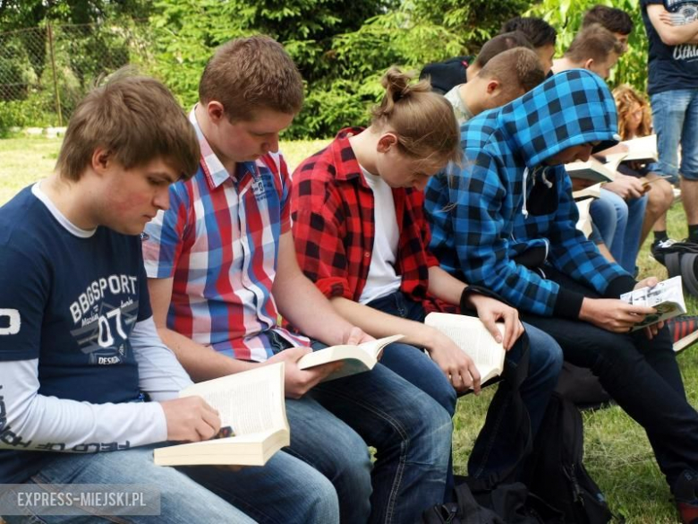 Czytanie książek w LO