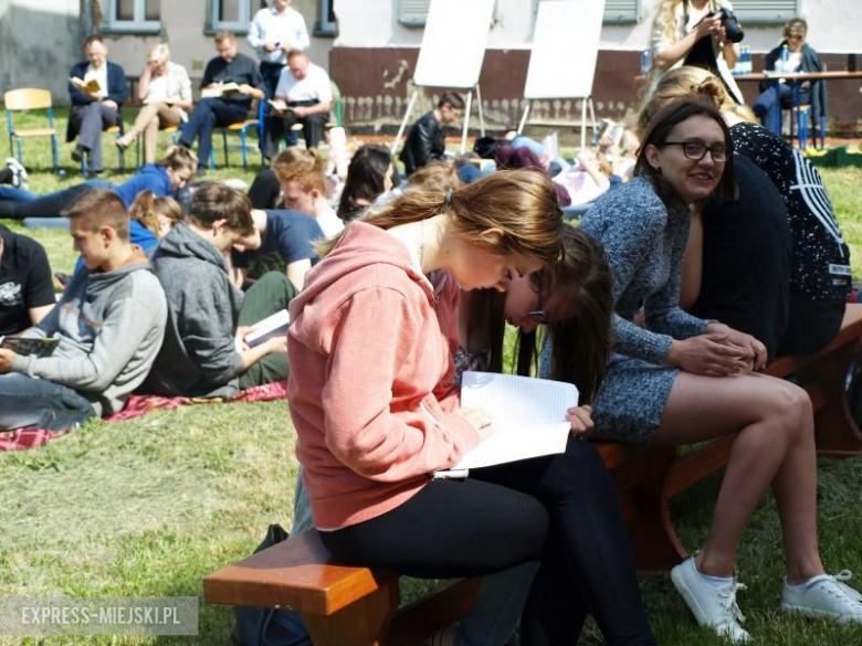 Czytanie książek w LO