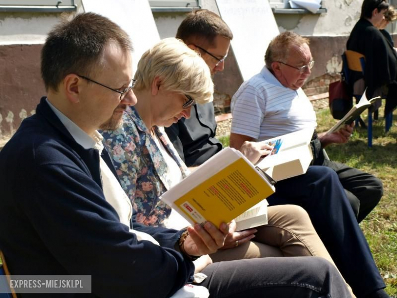 Czytanie książek w LO