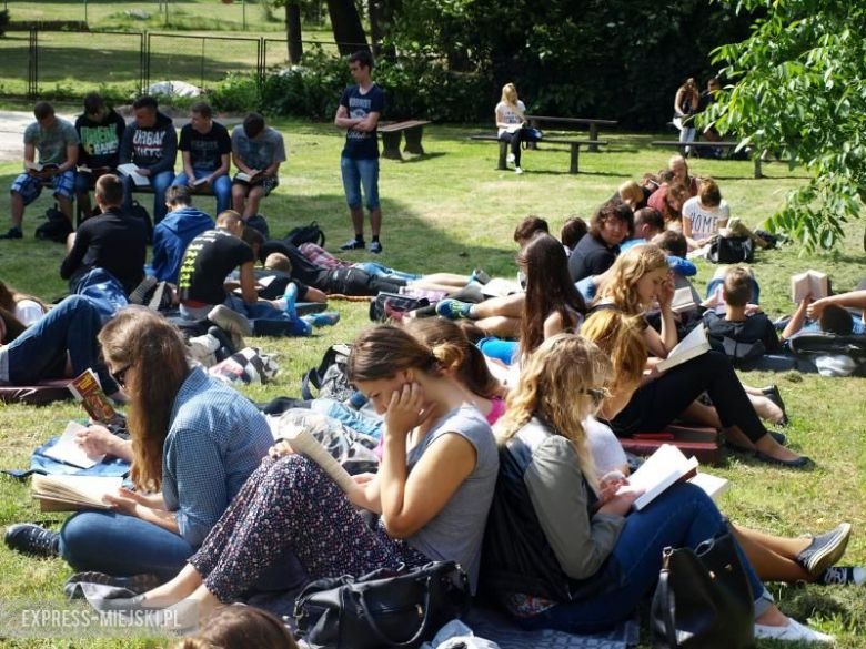 Czytanie książek w LO