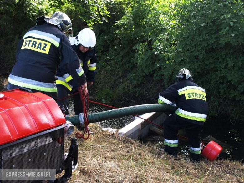 Ćwiczenia straż pożarnych w Ujeździe Górnym