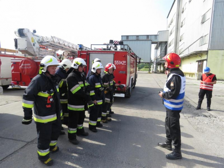 Ćwiczenia straż pożarnych w Ujeździe Górnym
