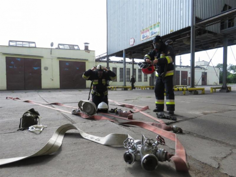 Ćwiczenia straż pożarnych w Ujeździe Górnym