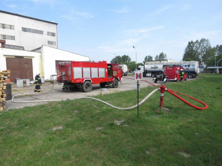 Ćwiczenia straż pożarnych w Ujeździe Górnym