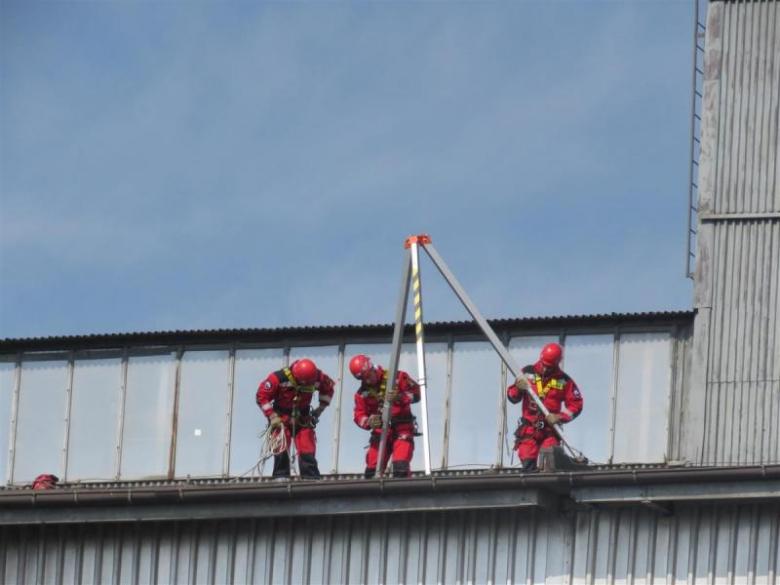 Ćwiczenia straż pożarnych w Ujeździe Górnym