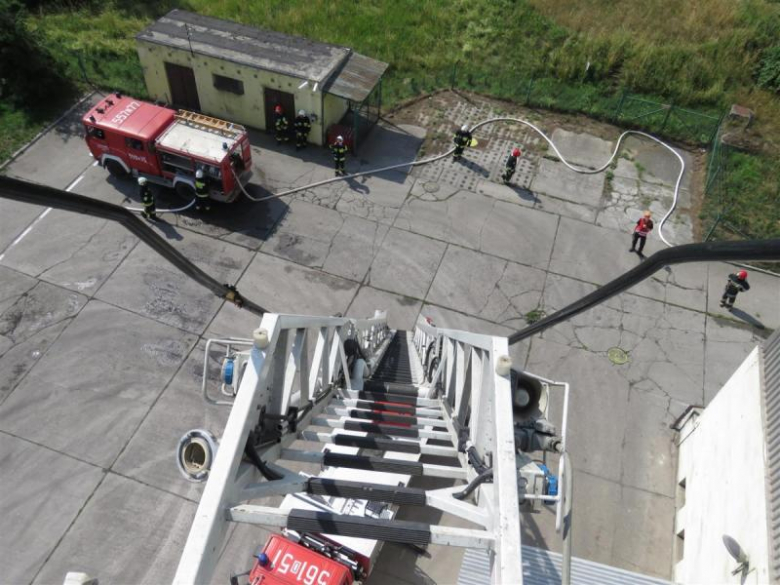 Ćwiczenia straż pożarnych w Ujeździe Górnym